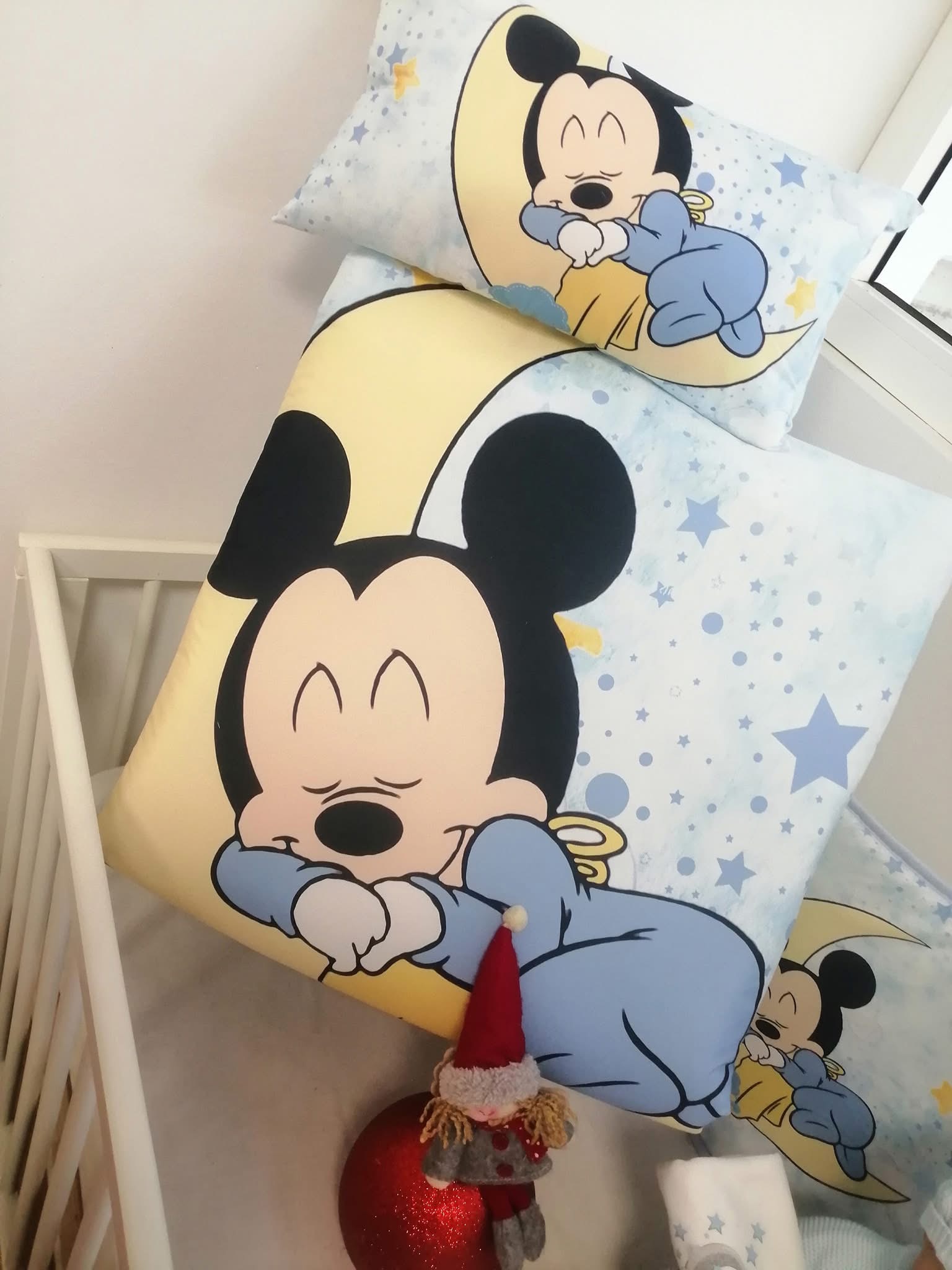 cuna disney mickey